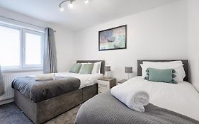 Private Parking, Garden, Close To Beach!